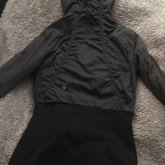 Athletica LULULEMON REVERSABLE JACKET ! - Picture 5 of 5